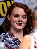https://upload.wikimedia.org/wikipedia/commons/thumb/d/d2/Shannon_Purser_by_Gage_Skidmore.jpg/120px-Shannon_Purser_by_Gage_Skidmore.jpg